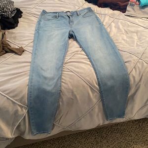 Light blue mid rise jeggings